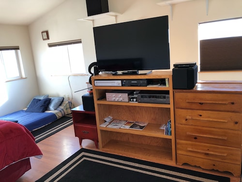 New House ,Great Views,near Taos Mesa Brewpub
