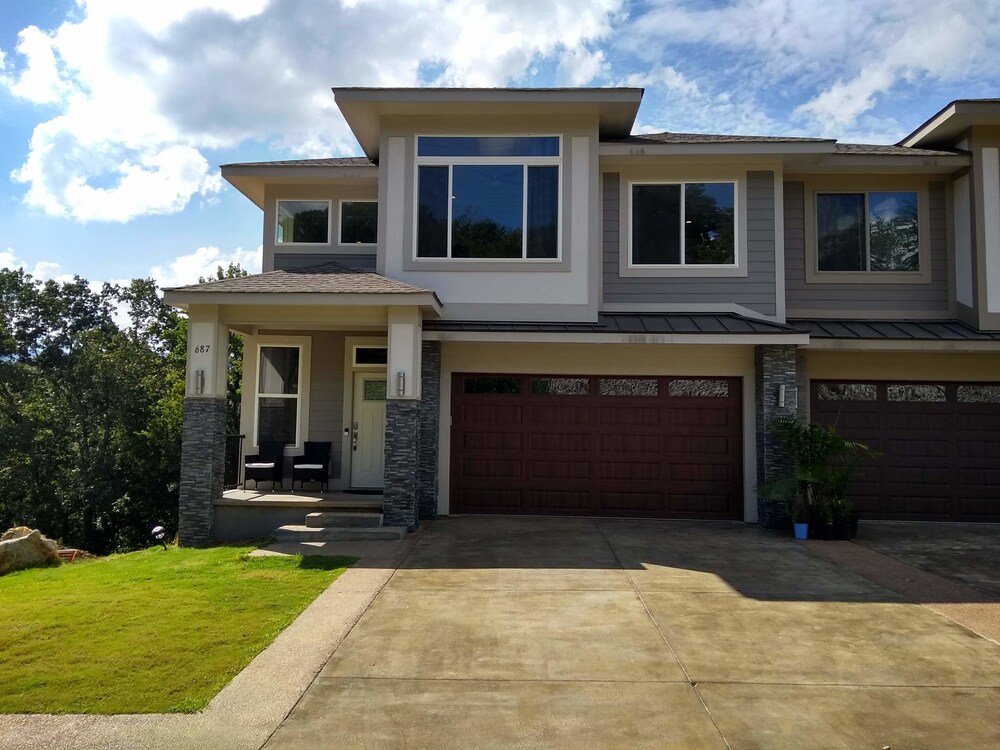 Family Townhome, 3 Bedrooms, Kitchen, Garden View - Featured Image