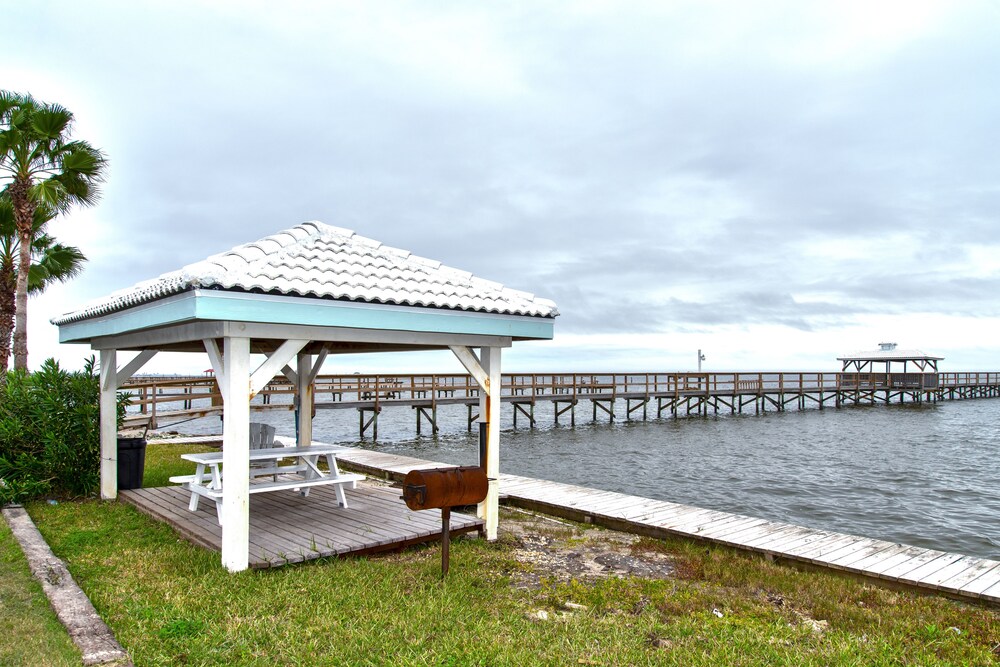 Dock