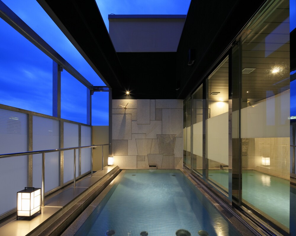屋外スパ浴槽