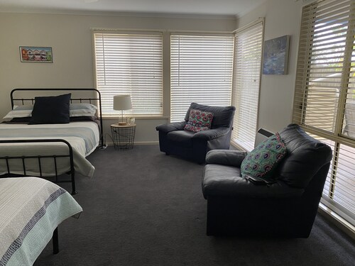 Jan Juc Beach Break - Affordable Family Accomodation in Prime Location