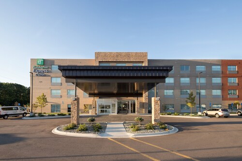 Holiday Inn Express and Suites Kalamazoo West