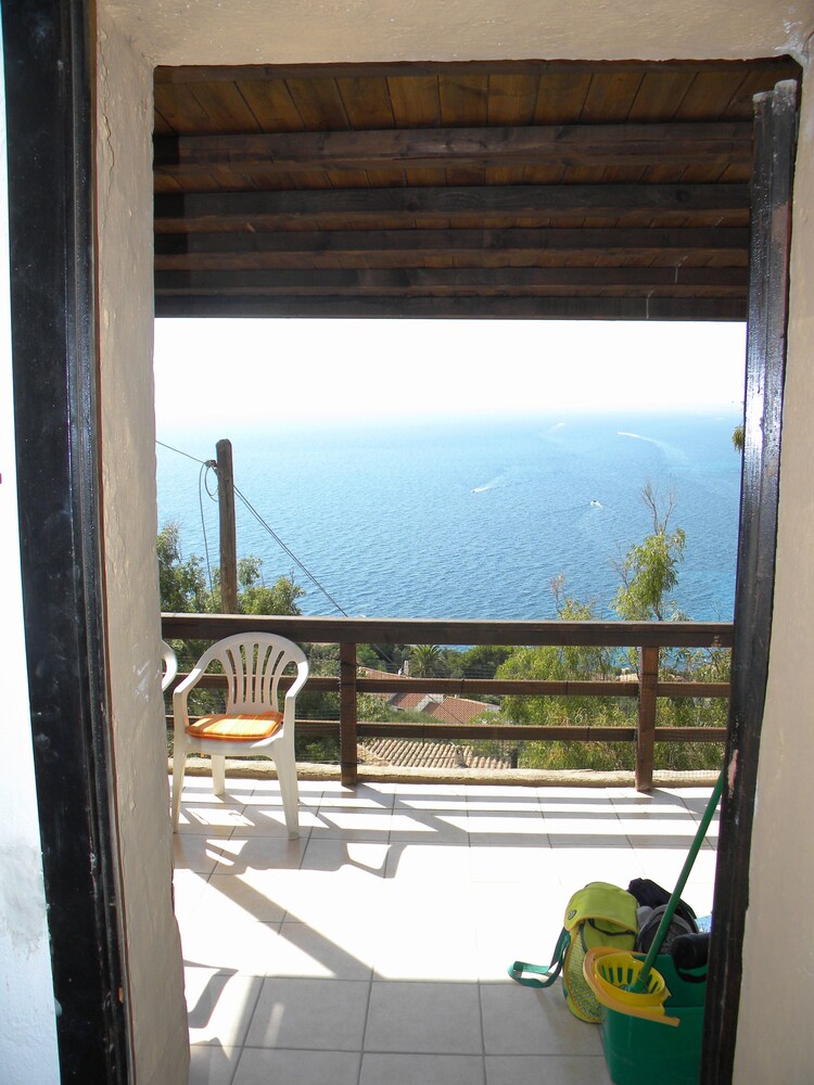 House, 2 Bedrooms - Guestroom View