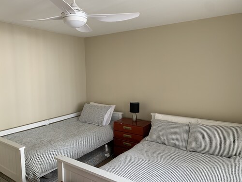 The Headland @Culburra. Absolute waterfront house with spa! Dog friendly