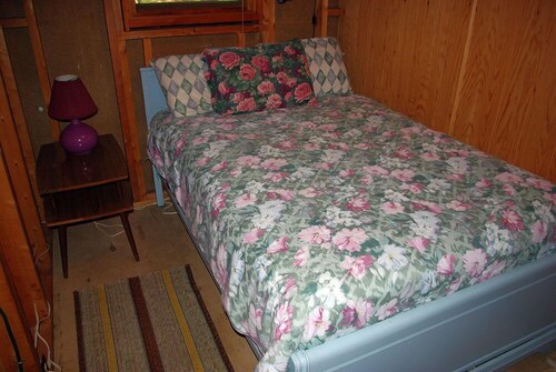 Whitepine Cottage - Boulter, Ontario, Canada