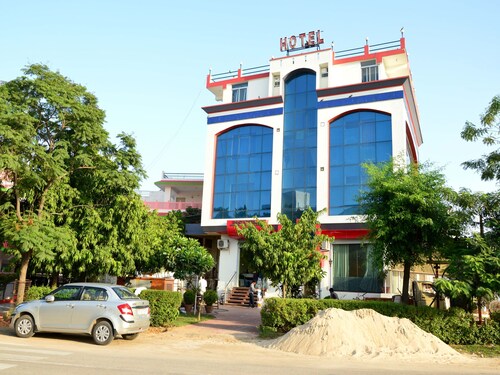 OYO 7589 Le Park Street