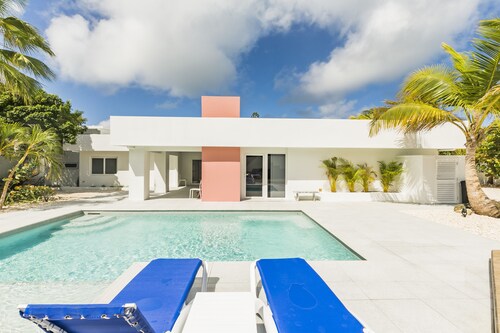 Boca Catalina Modern Villa