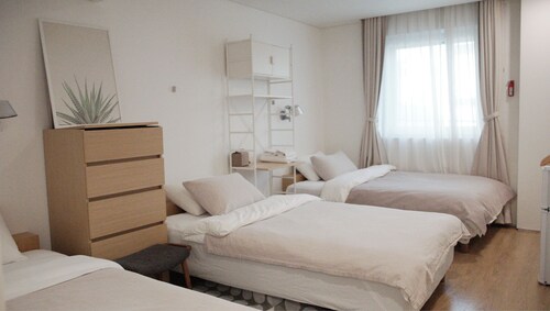 Upflo Hostel
