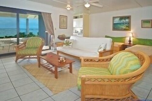 Directly Beachfront | Country Cottage