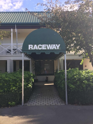 Raceway Motel
