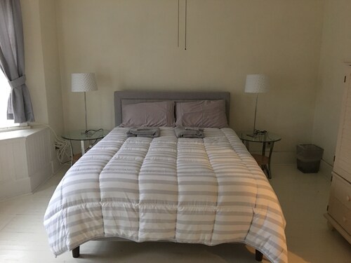 Amazing home in historic Berkeley Square