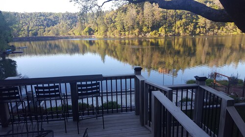 Lakefront Luxury at Pine Mountain Lake