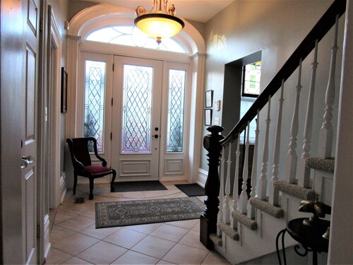 Sir Isaac Brock B&B Luxury Suites
