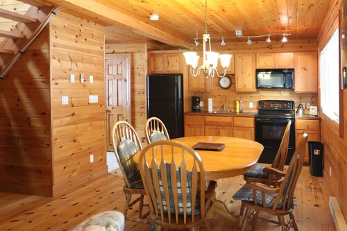 Lakefront Cottage Marina View