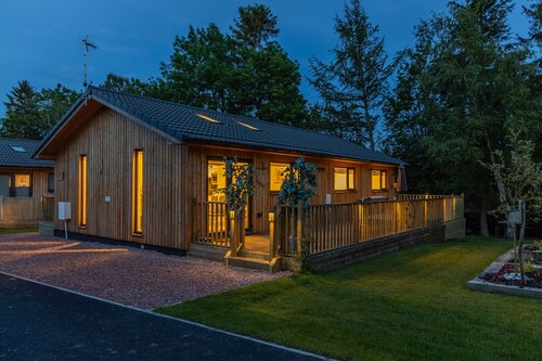 3 Bedroom 2 bathroom luxurious lodge with hot tub stunning Northumberland