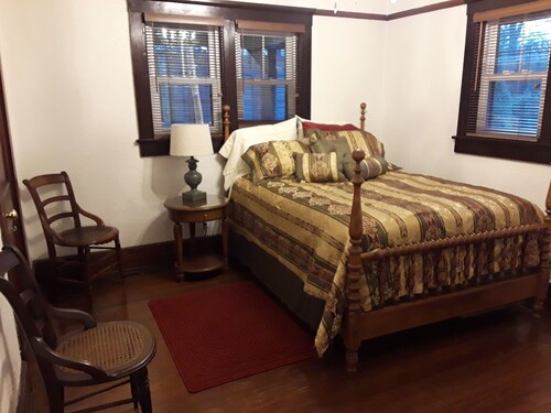 Beautiful Vintage Home - Short Walk to Purdue!