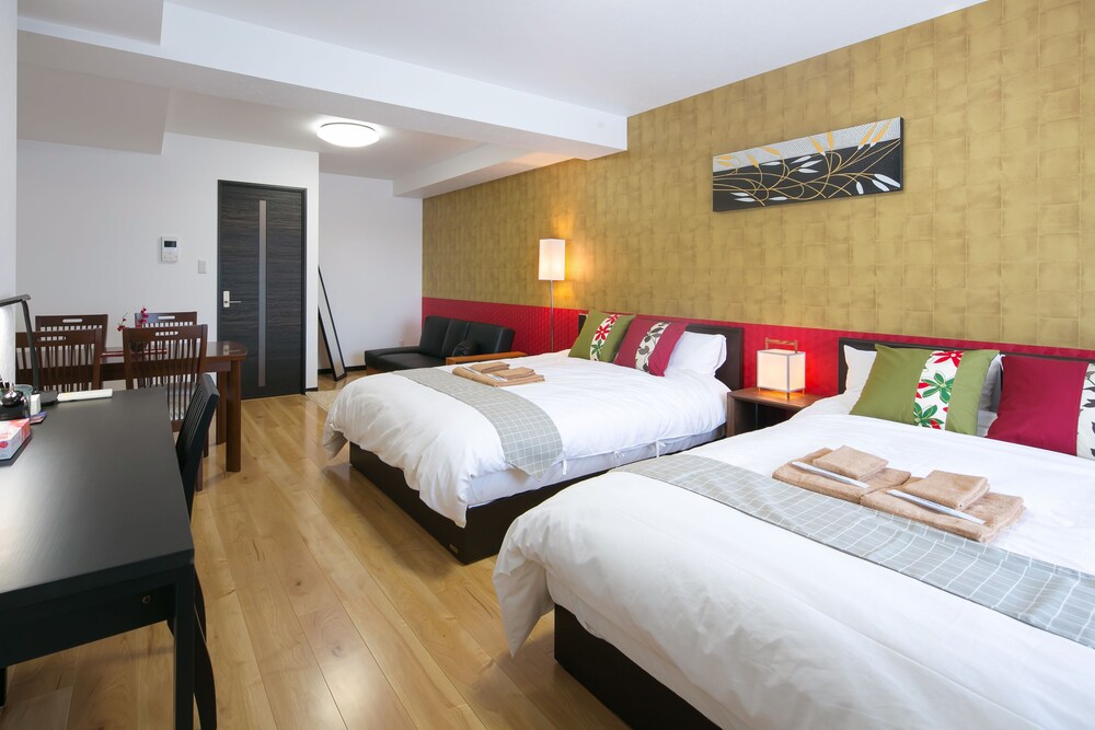 Room B for 5 persons with Kitchen, Stove top, Microwave and Washing machine - Featured Image