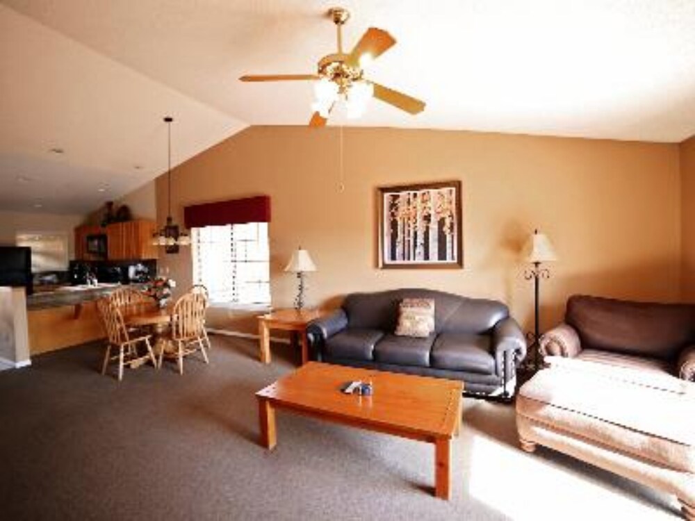 Room, Private Bathroom (1 Bedroom Deluxe) - Living Room