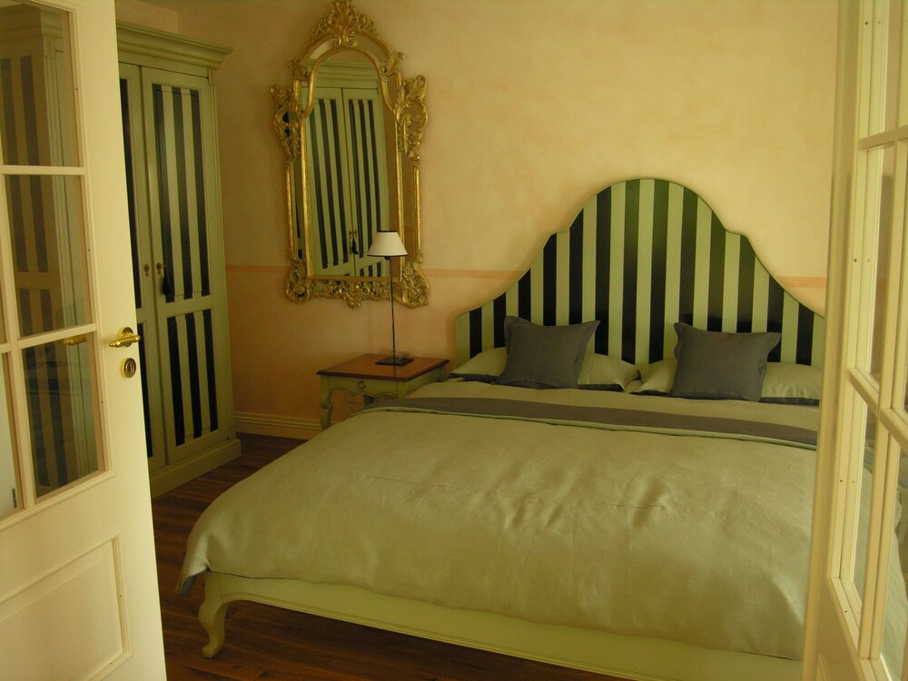 Zimmer (Apartment, 3 Schlafzimmer (Nr.3))