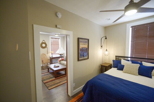 ALL NEW VACATION CONDO IN FRIDAY HARBOR 1 BLOCK FROM FERRY