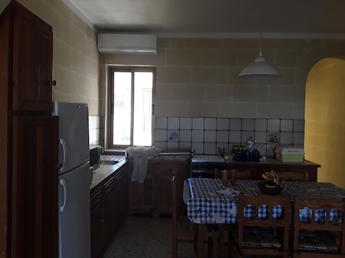 Feluka Court Apartments