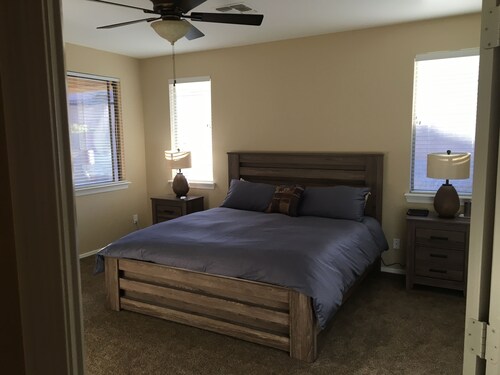Great Golf, Hiking, Walking, & Relaxation in Phoenix. Very well cared for home.