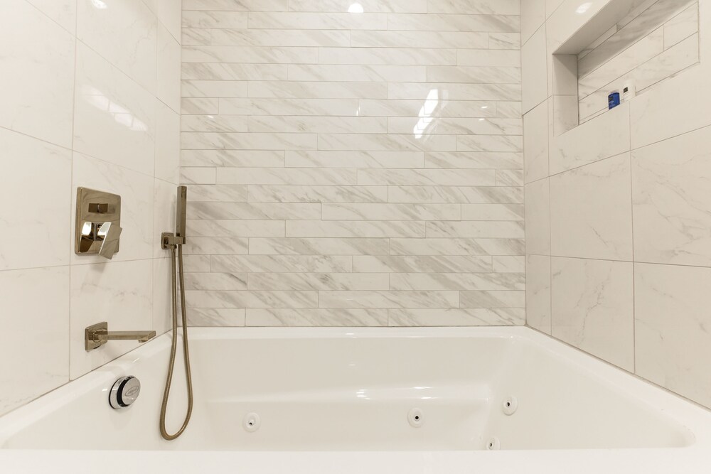 Jetted Tub