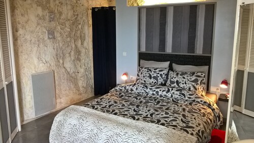 Gite Troglodyte Atypique - Suite du Ciel, vue sur la Loire - près des châteaux