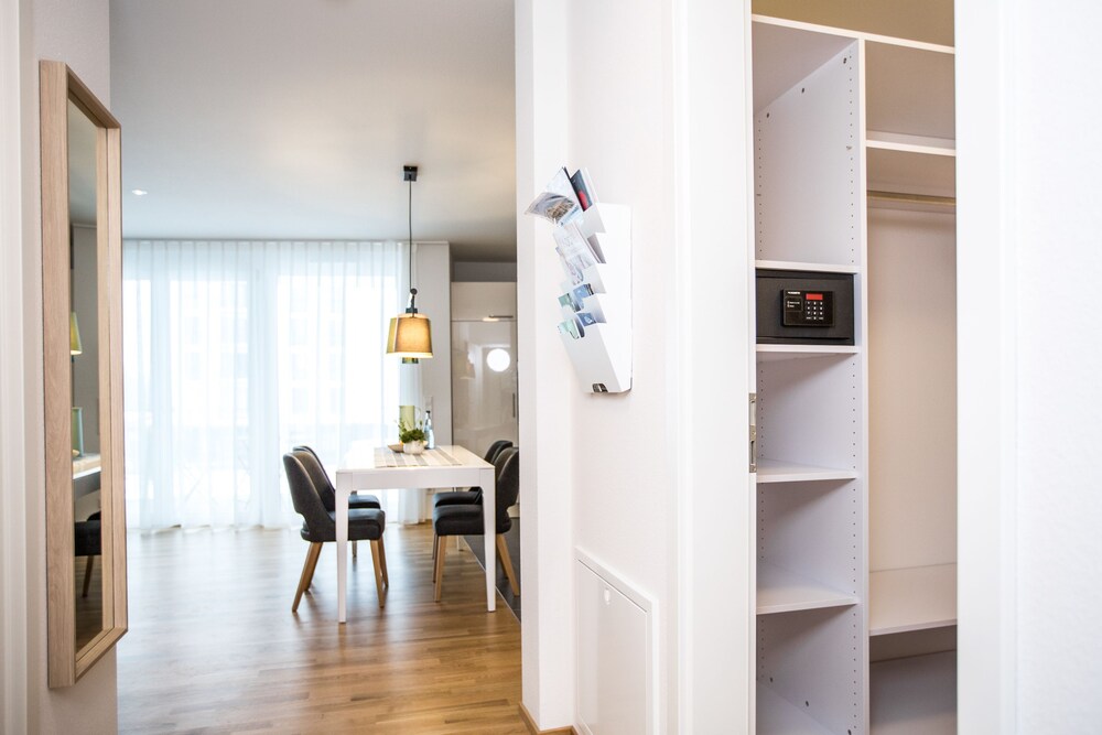 Zimmer (Comfort-Studiosuite, zum Innenhof hin)