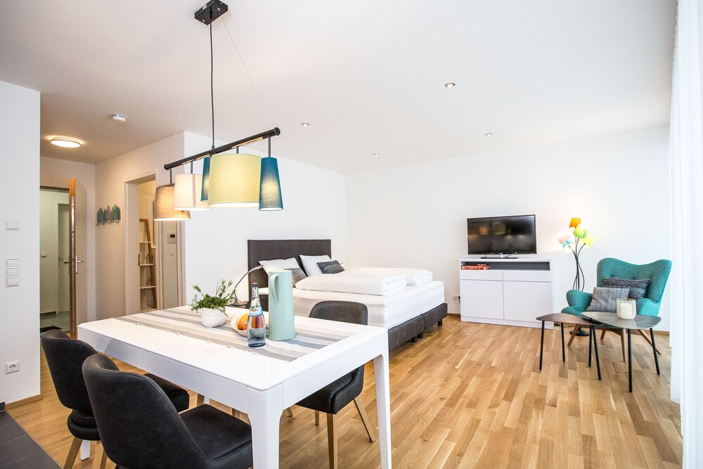 Zimmer (Comfort-Studiosuite, zum Innenhof hin)