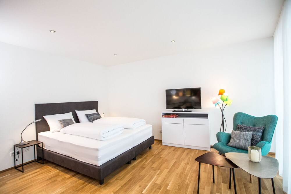 Zimmer (Comfort-Studiosuite, zum Innenhof hin)