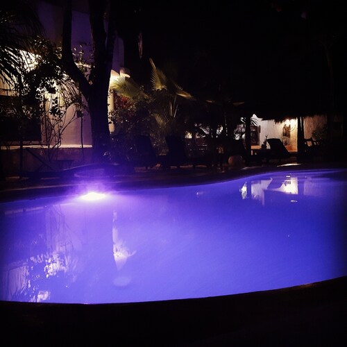 Sonido Del Mar Hotel and Yoga Loft