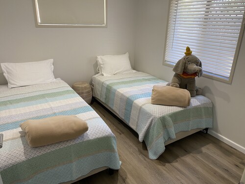 Large House/Central Location/Kids Toys and Play equipment/Fully Self Contained