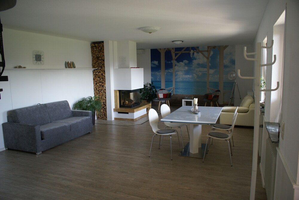 Wohnbereich (Romantisches Apartment, 1 Schlafzimmer, zum Garten hin (inklusive 45 Euro Endreinigung))