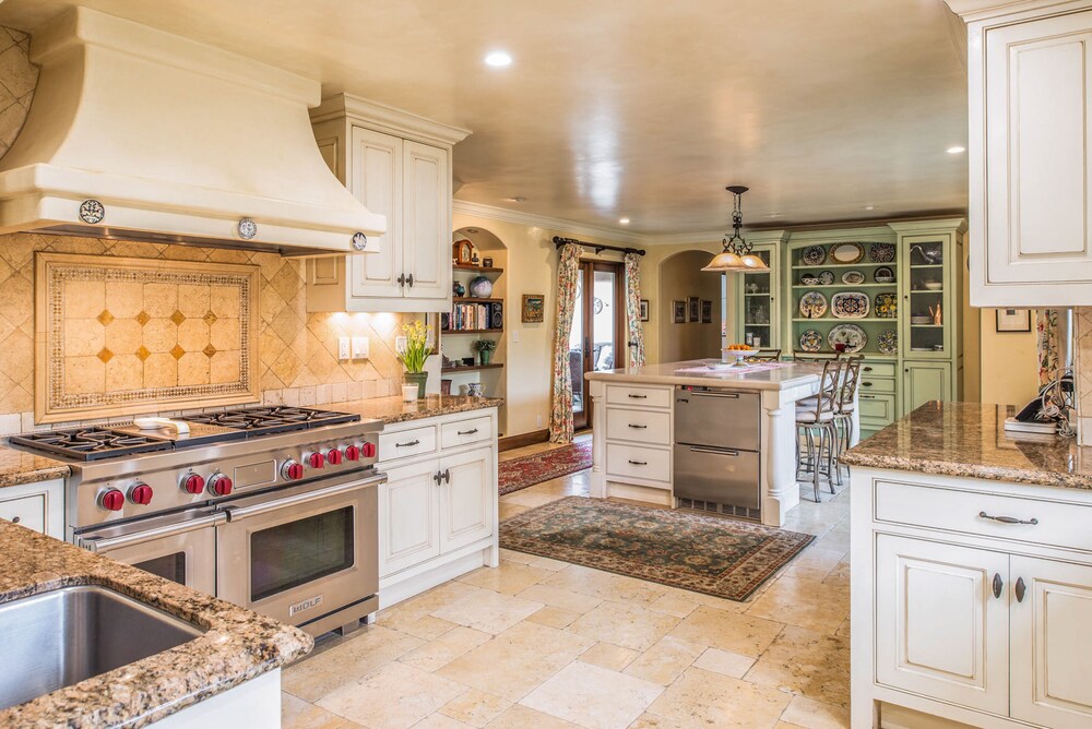 House, 3 Bedrooms - Private Kitchen