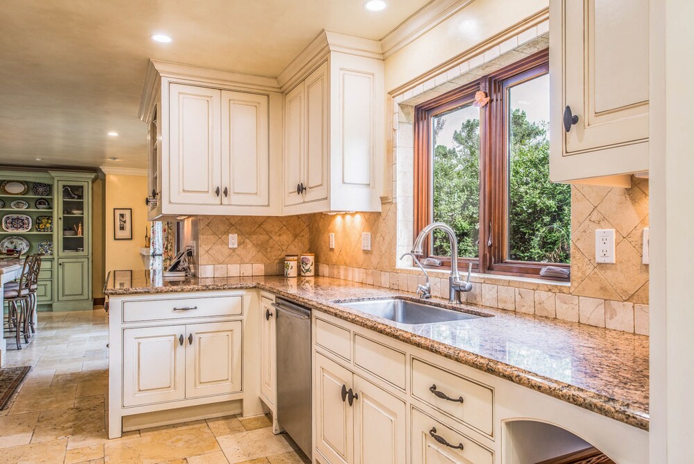 House, 3 Bedrooms - Private Kitchen