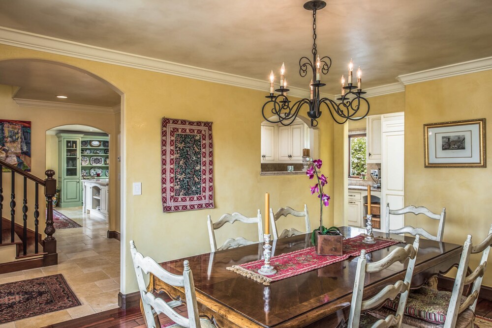 House, 3 Bedrooms - In-Room Dining