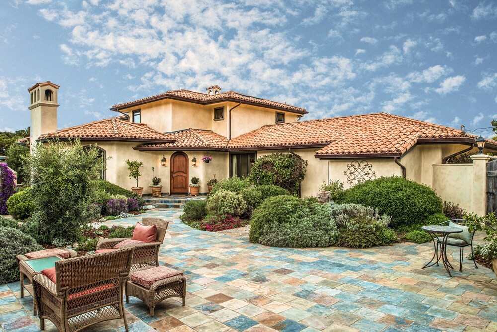 House, 3 Bedrooms - Featured Image