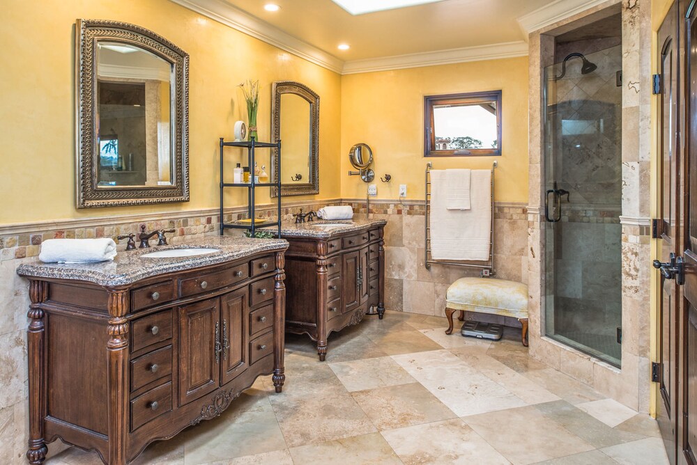 House, 3 Bedrooms - Bathroom