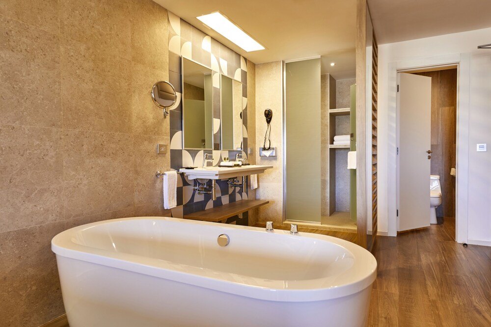 Jetted Tub