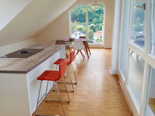 Tolle Wohnung mit großem Sonnen-Balkon und Siebengebirgsblick