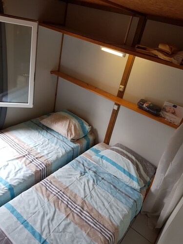 Chalet 20m2 en village vacances avec piscine au calme à Arcachon