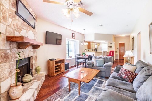 Condo, 2 Bedrooms, Balcony (Riverside Condo #81899) - Featured Image
