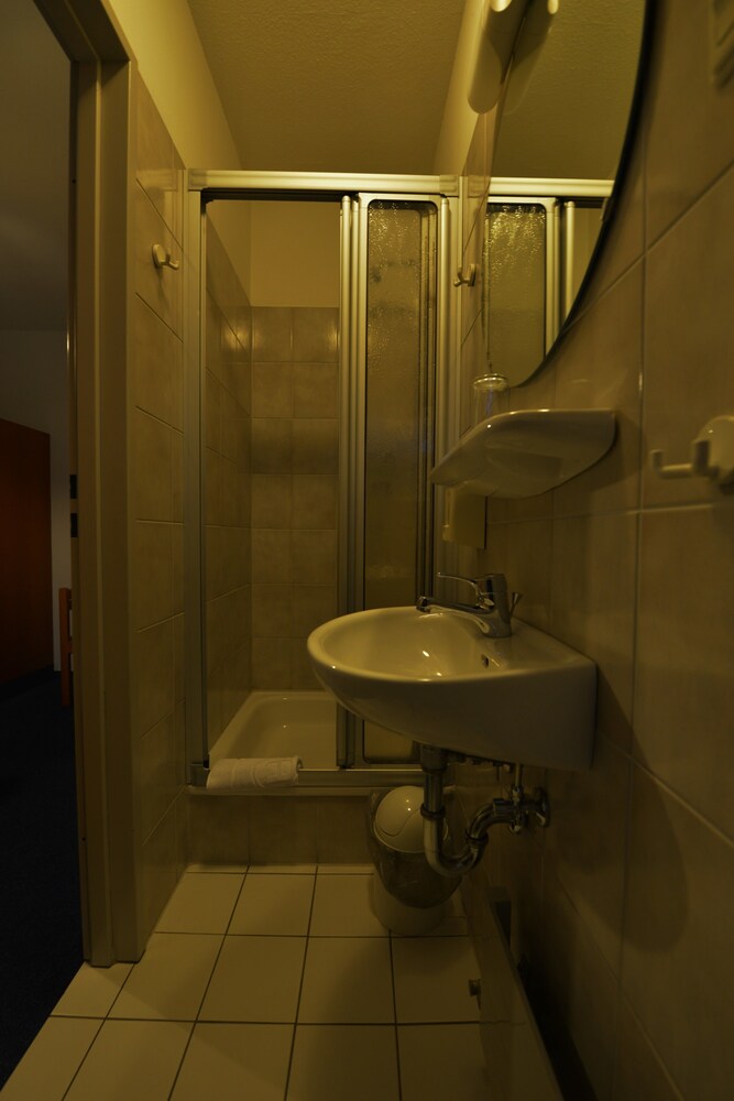 Dusche im Bad