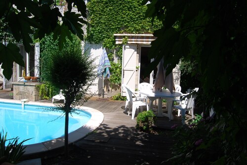La Maison de Lise, 90 m² en Rez de jardin ,4 pers., piscine privée
