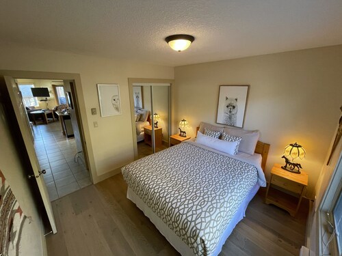 Mountain View Condo (2 bedroom/2 bathroom)