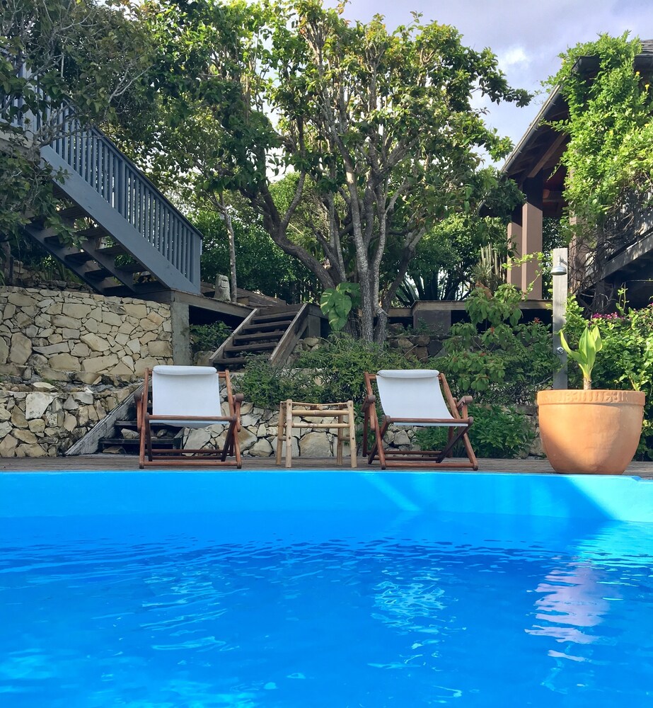 Piscina a sfioro