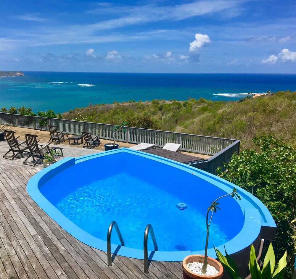 Piscina a sfioro