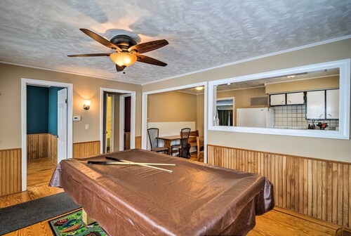 Cottage w/ Fire Pit: Walk to Park & Houghton Lake!