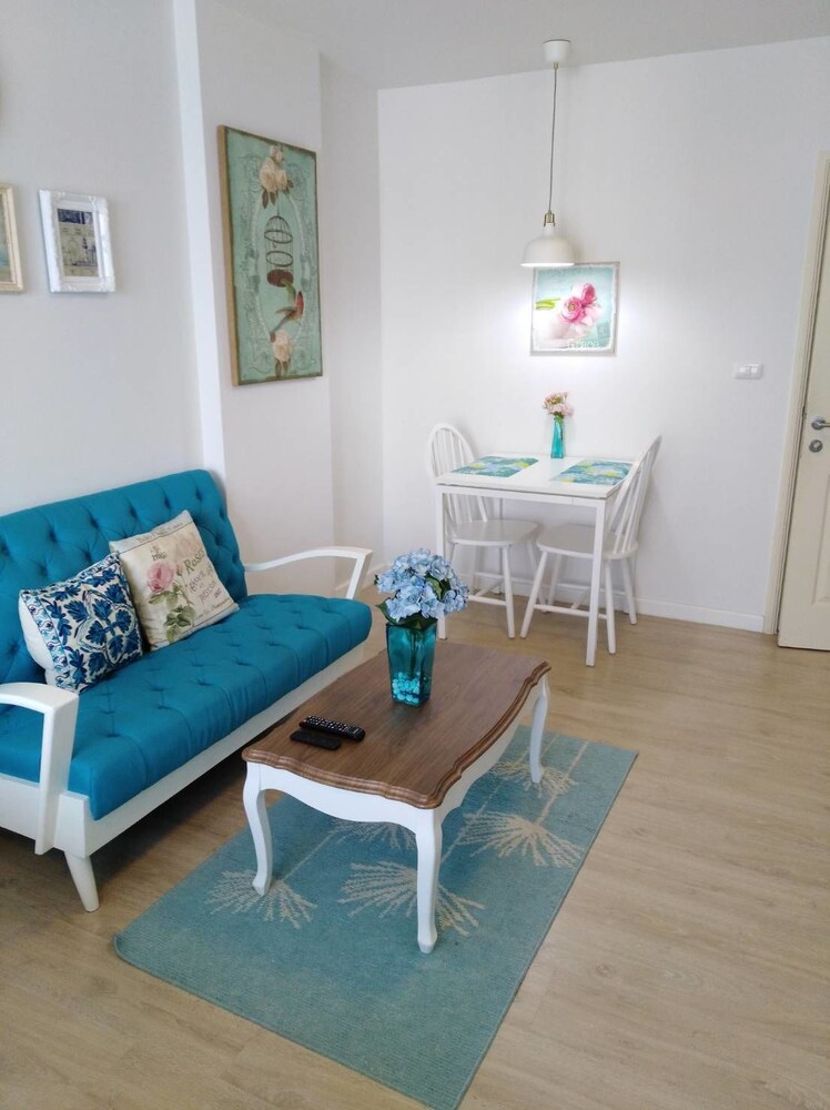 Deluxe Double Room - Living Area